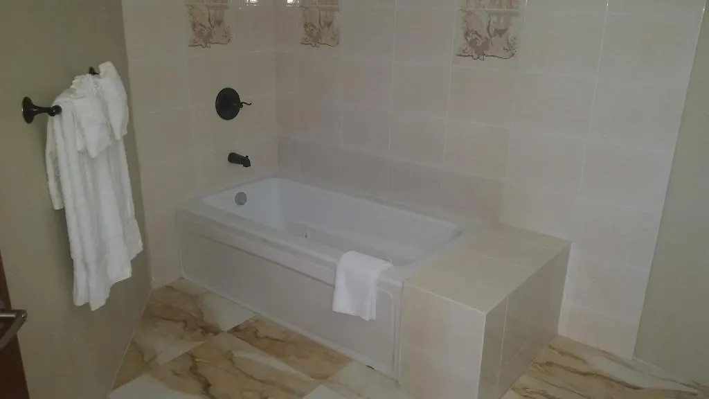 Waters Edge Guest House Montego Bay Homestay