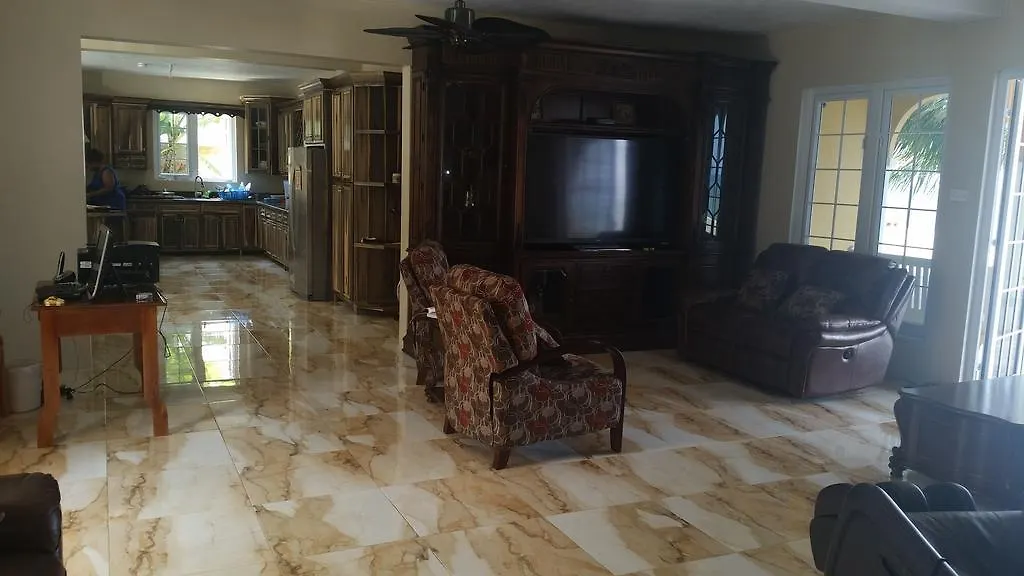 Waters Edge Guest House Montego Bay 0*,