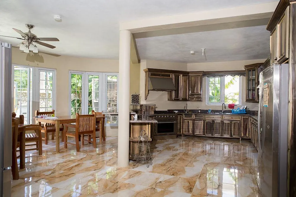 Homestay Waters Edge Guest House Montego Bay