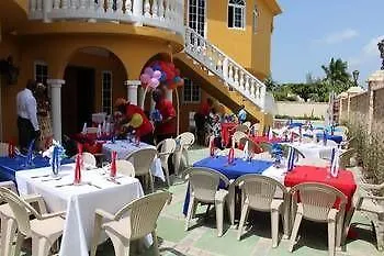 Homestay Waters Edge Guest House Montego Bay Jamaica