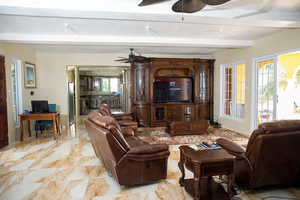 Homestay Waters Edge Guest House Montego Bay