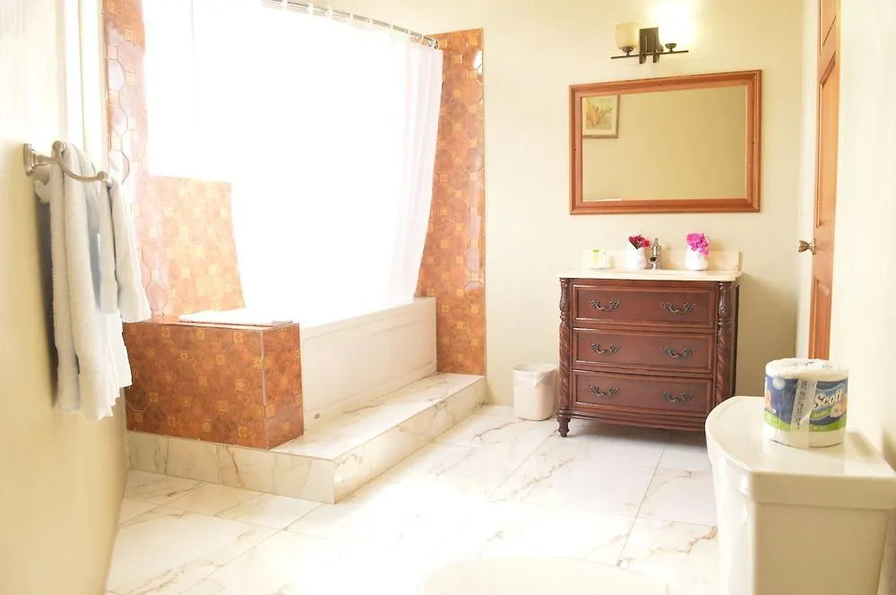 Waters Edge Guest House Montego Bay