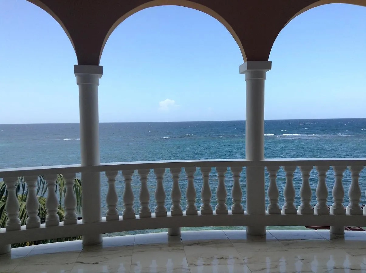 Waters Edge Guest House Montego Bay Homestay