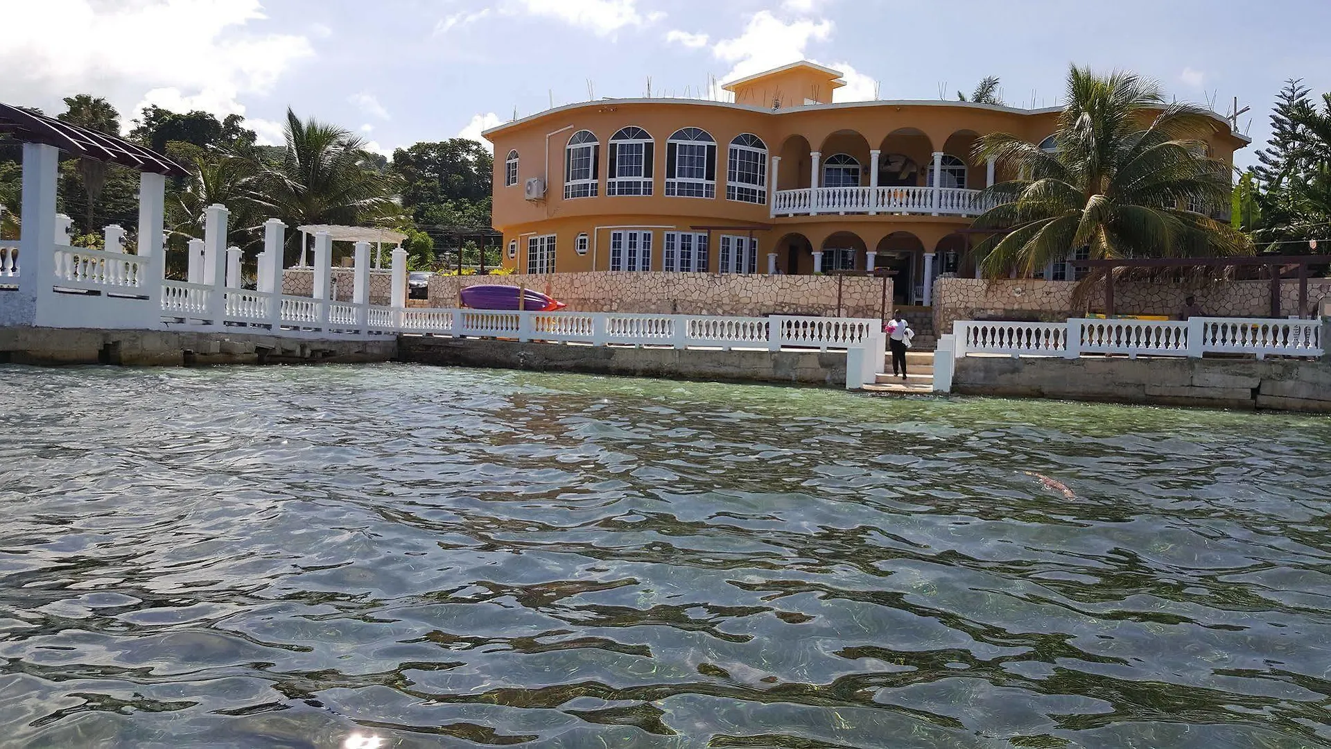 Waters Edge Guest House Montego Bay